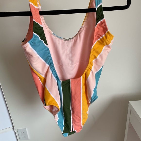 Hollister one price bathing suit - Picture 2 of 3